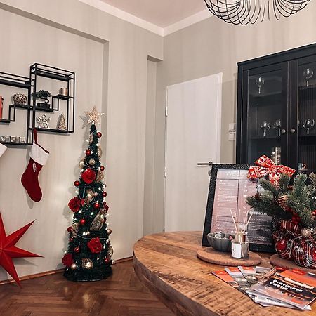 96M2 Of Comfort And Style: 4Bd Apartment In Old Town Bratislava Exterior photo